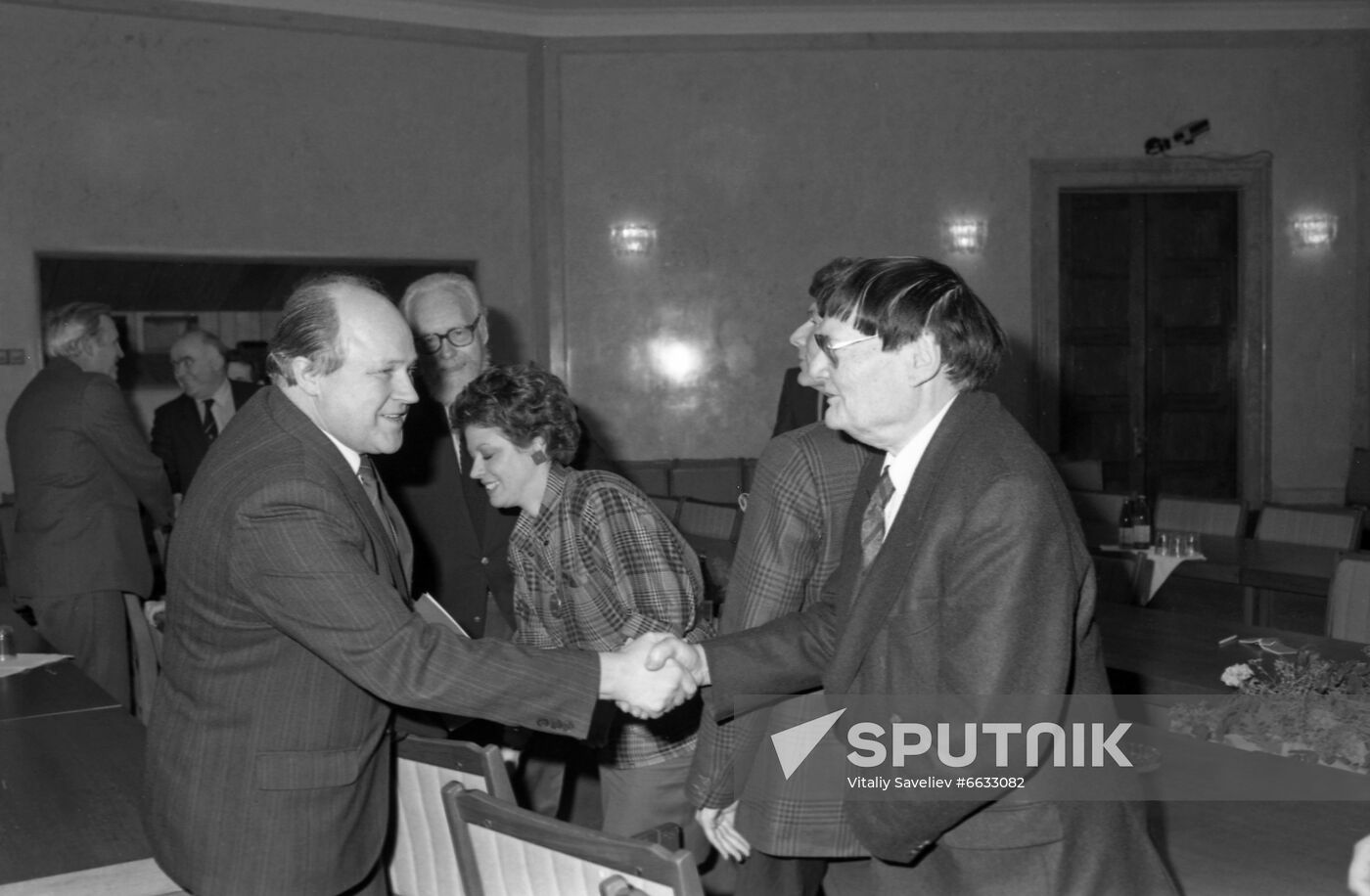 Roundtable discussion at Novosti Press Agency