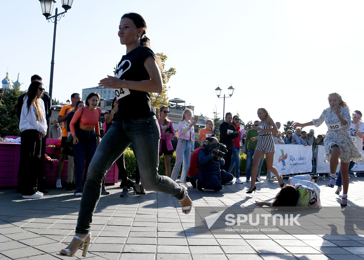 Russia High Heels Race