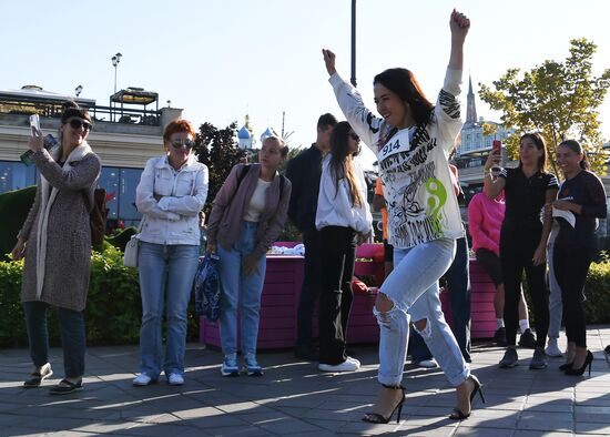 Russia High Heels Race