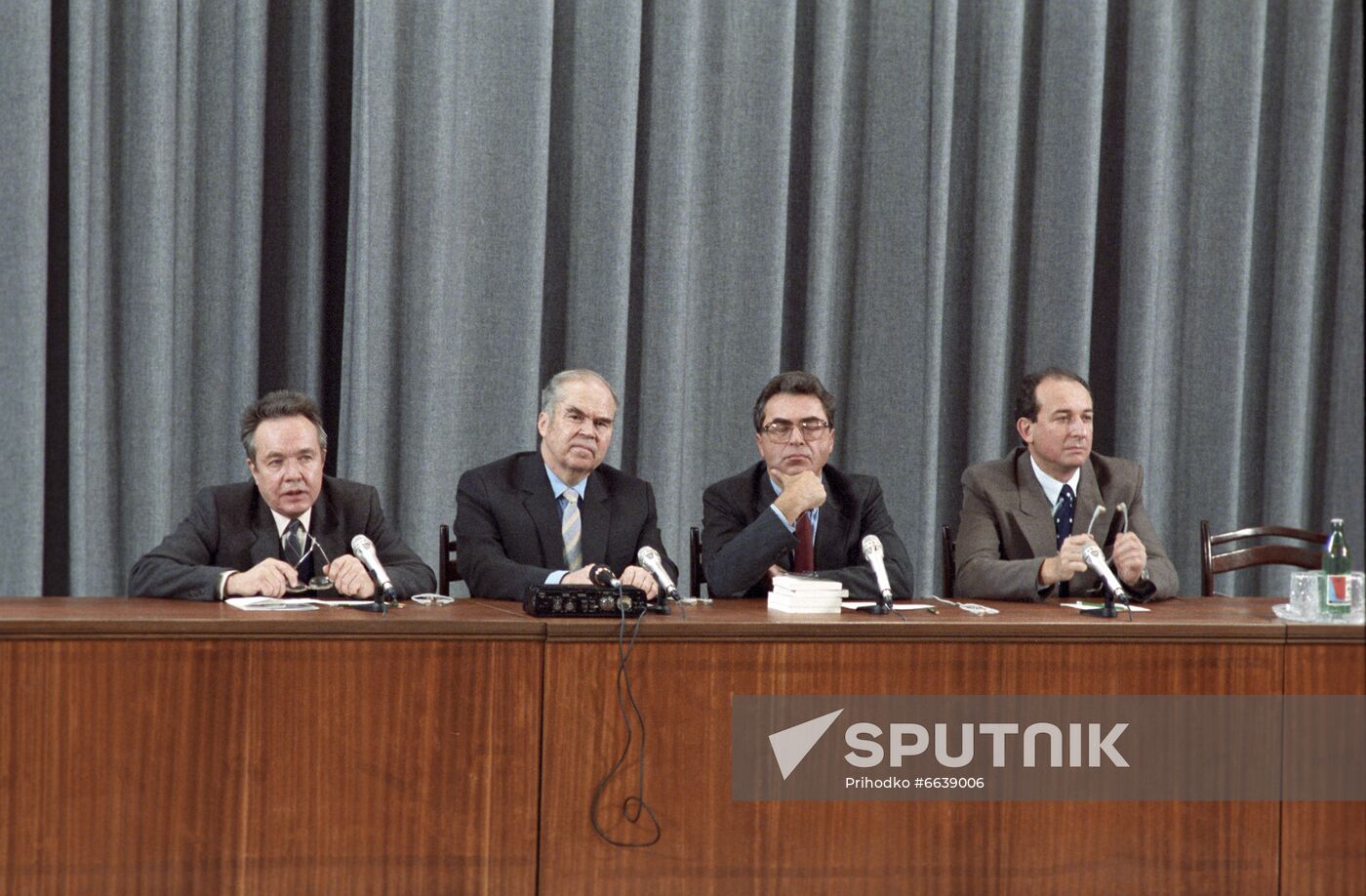 Presentation of Joseph Stalin: Triumph and Tragedy by Dmitry Volkogonov