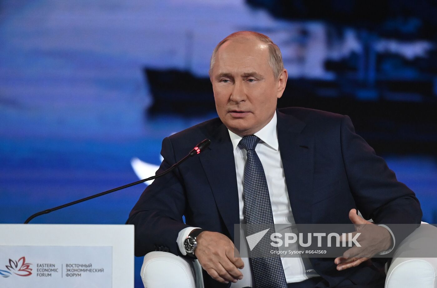 Russia Putin Eastern Economic Forum