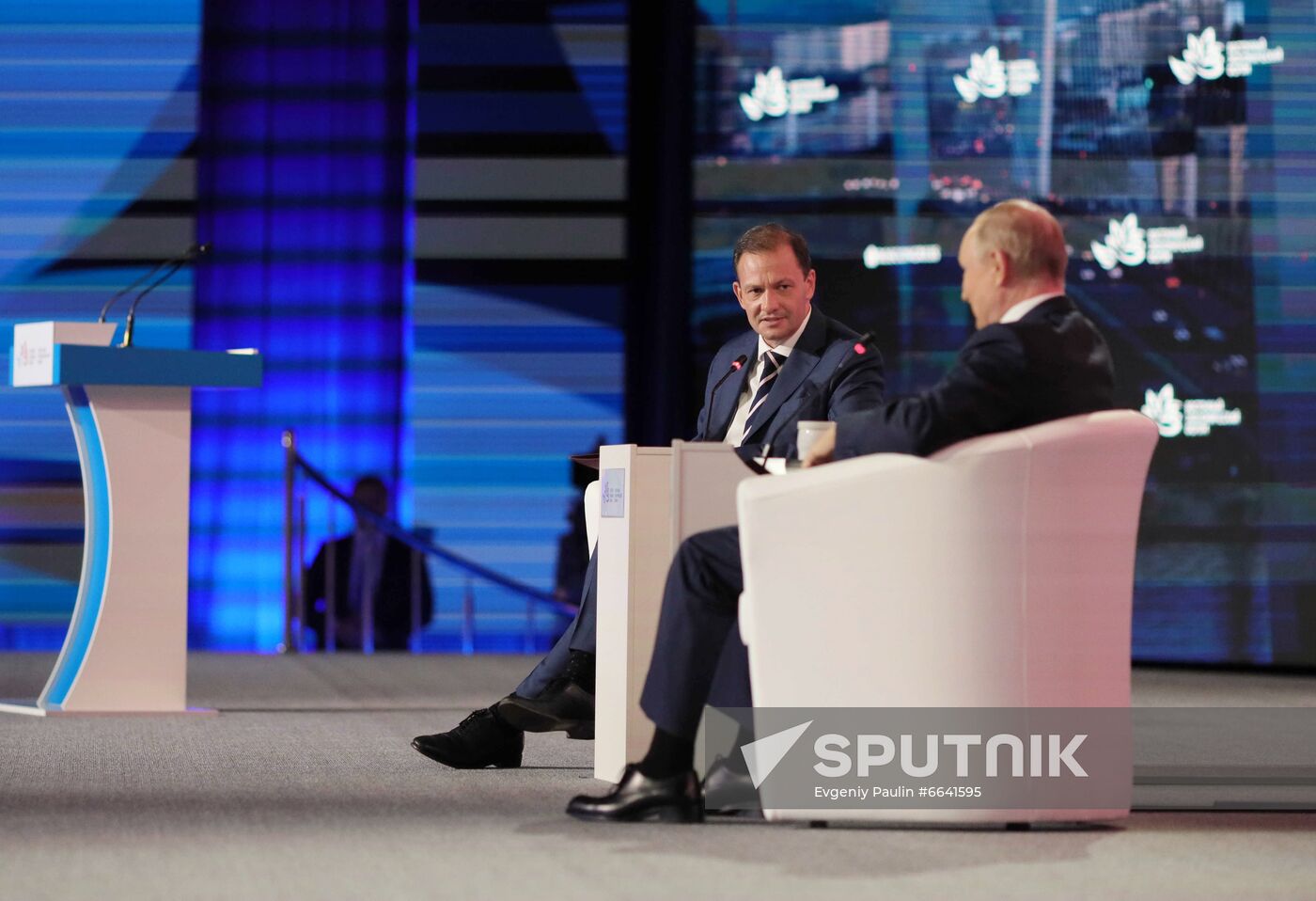 Russia Putin Eastern Economic Forum