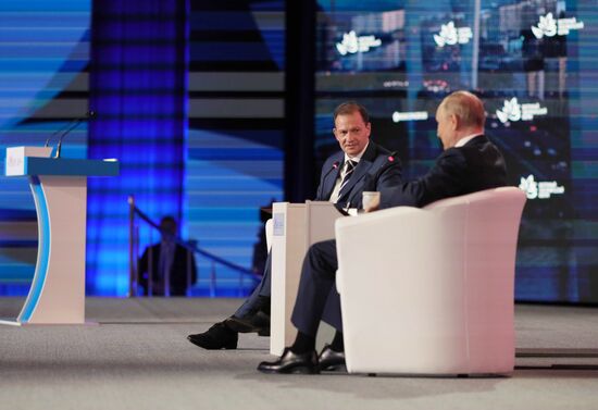 Russia Putin Eastern Economic Forum