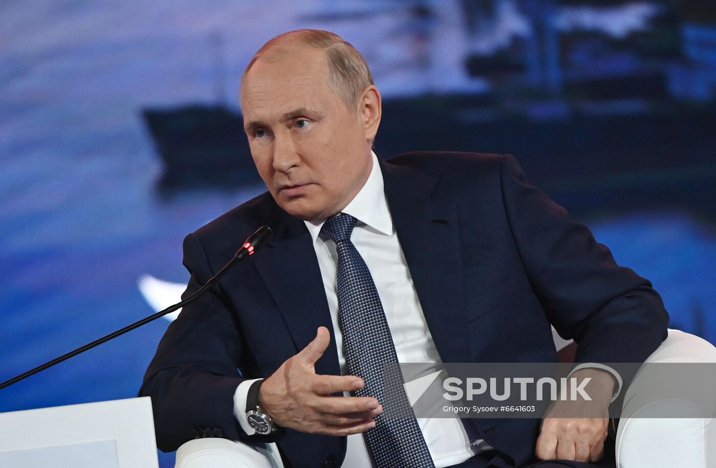 Russia Putin Eastern Economic Forum