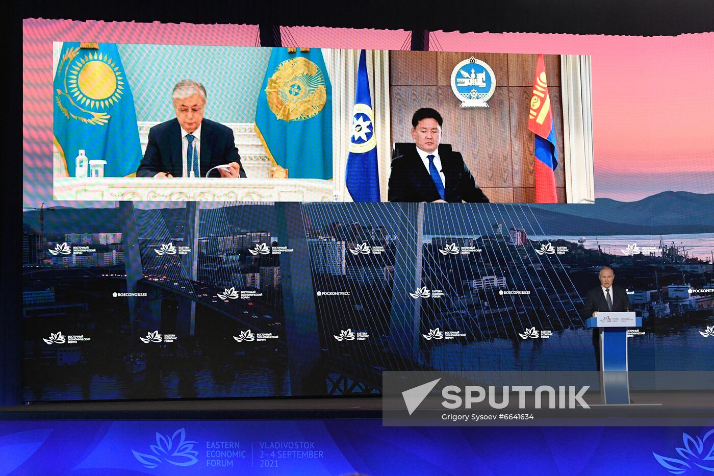 Russia Putin Eastern Economic Forum