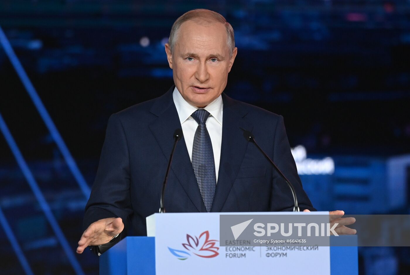 Russia Putin Eastern Economic Forum