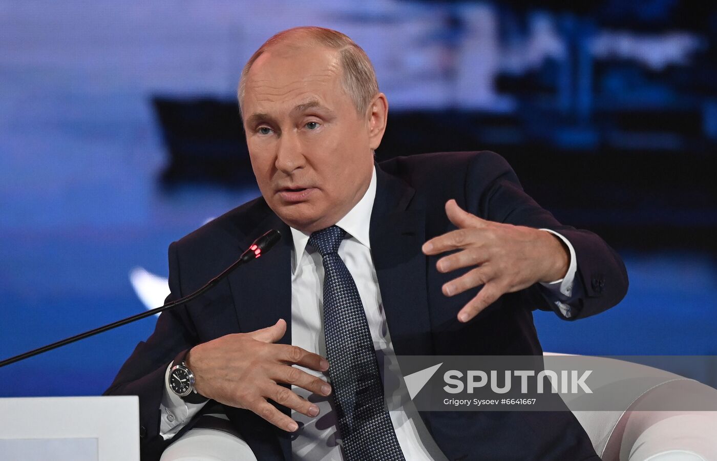 Russia Putin Eastern Economic Forum