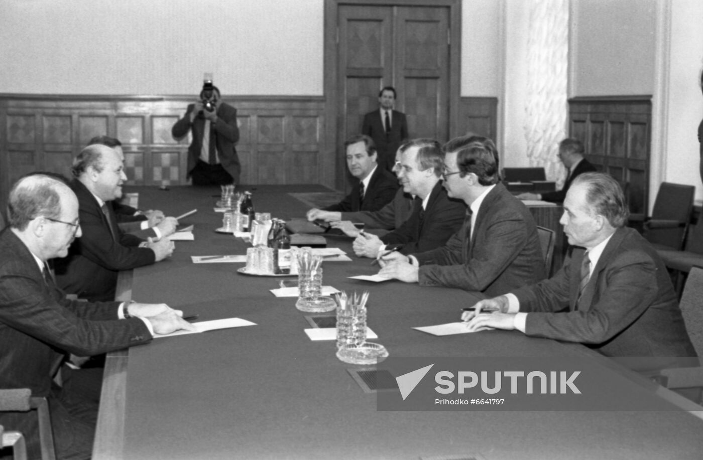 Italian Minister of Foreign Trade Renato Ruggiero visits USSR