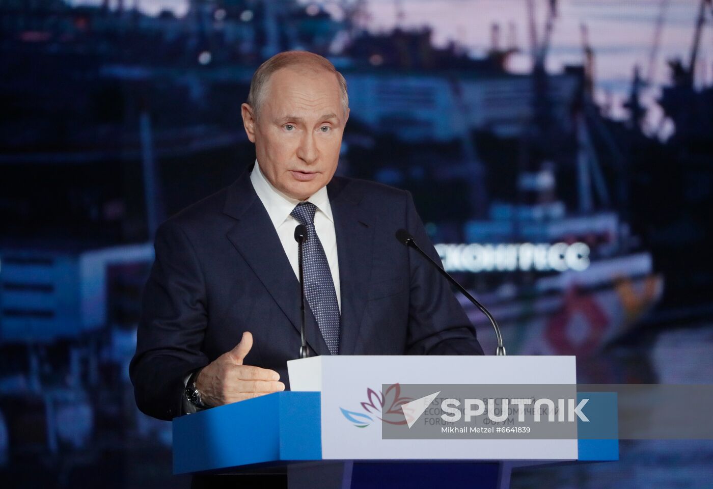 Russia Putin Eastern Economic Forum