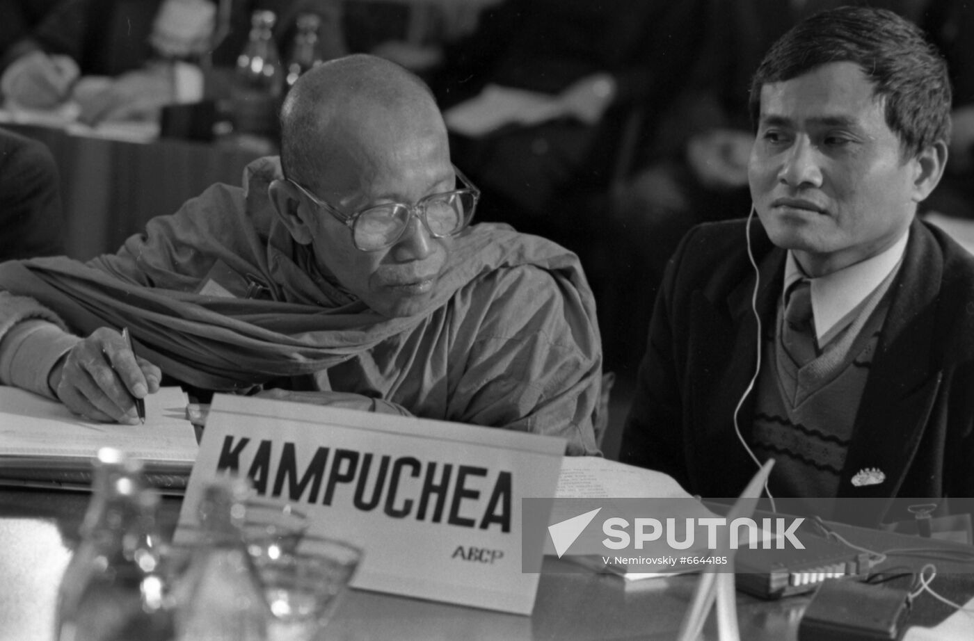 Kampuchean Buddhists visit Soviet Union