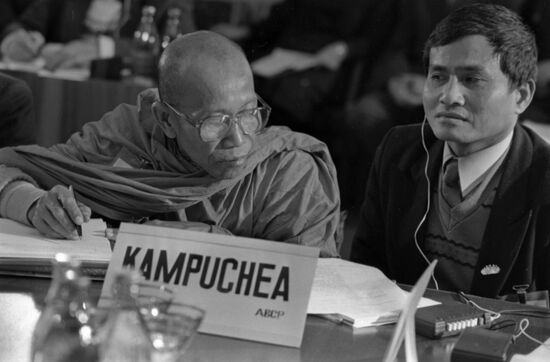 Kampuchean Buddhists visit Soviet Union