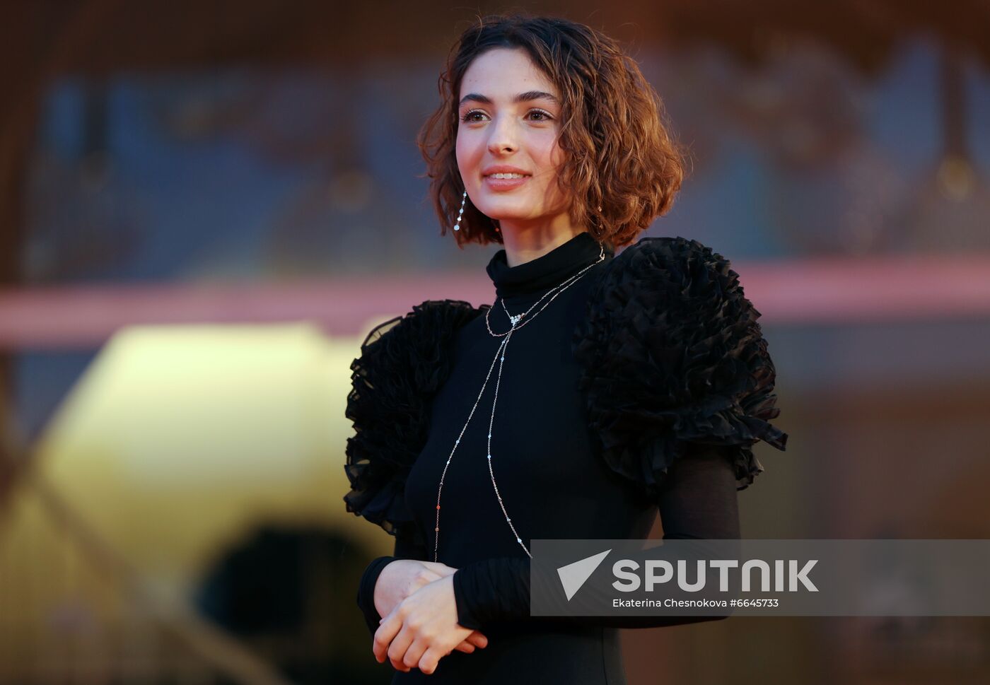 Italian singer Thekla Inselia poses before the screening of the film "The King of Laughter" (Qui Rido Io) during the 78th edition of the Venice Film Festival in Venice, Italy. Location: Italy, Venice. Author: Ekaterina Chesnokova/Sputnik. Italy Venice Film Festival
