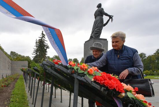 Russia Beginning of Leningrad Siege Anniversary