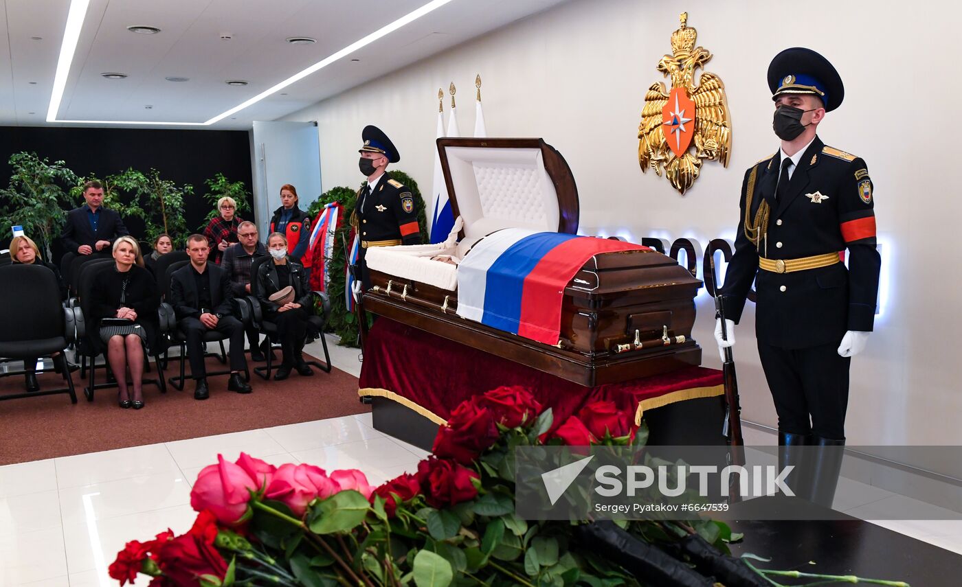 Russia Zinichev Farewell