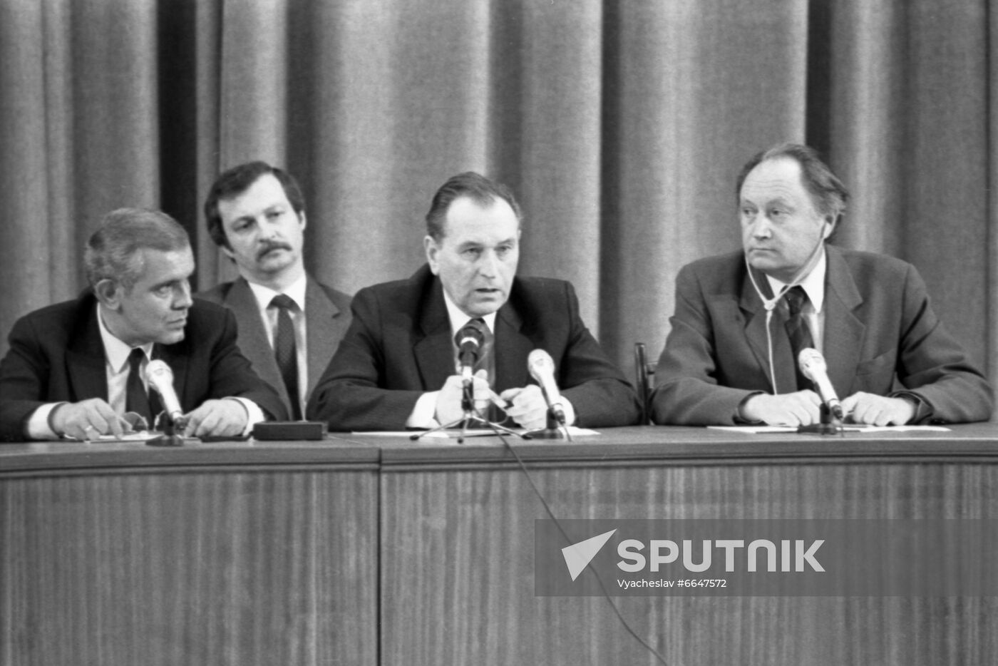 Secretary-General of Hungarian Socialist Workers' Party Karoly Grosz visits Soviet Union