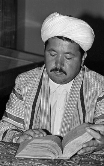 Imam khatib of Tillya Sheikh Mosque Abdurashid Bakhromov