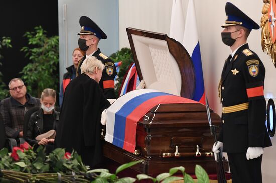 Russia Zinichev Farewell