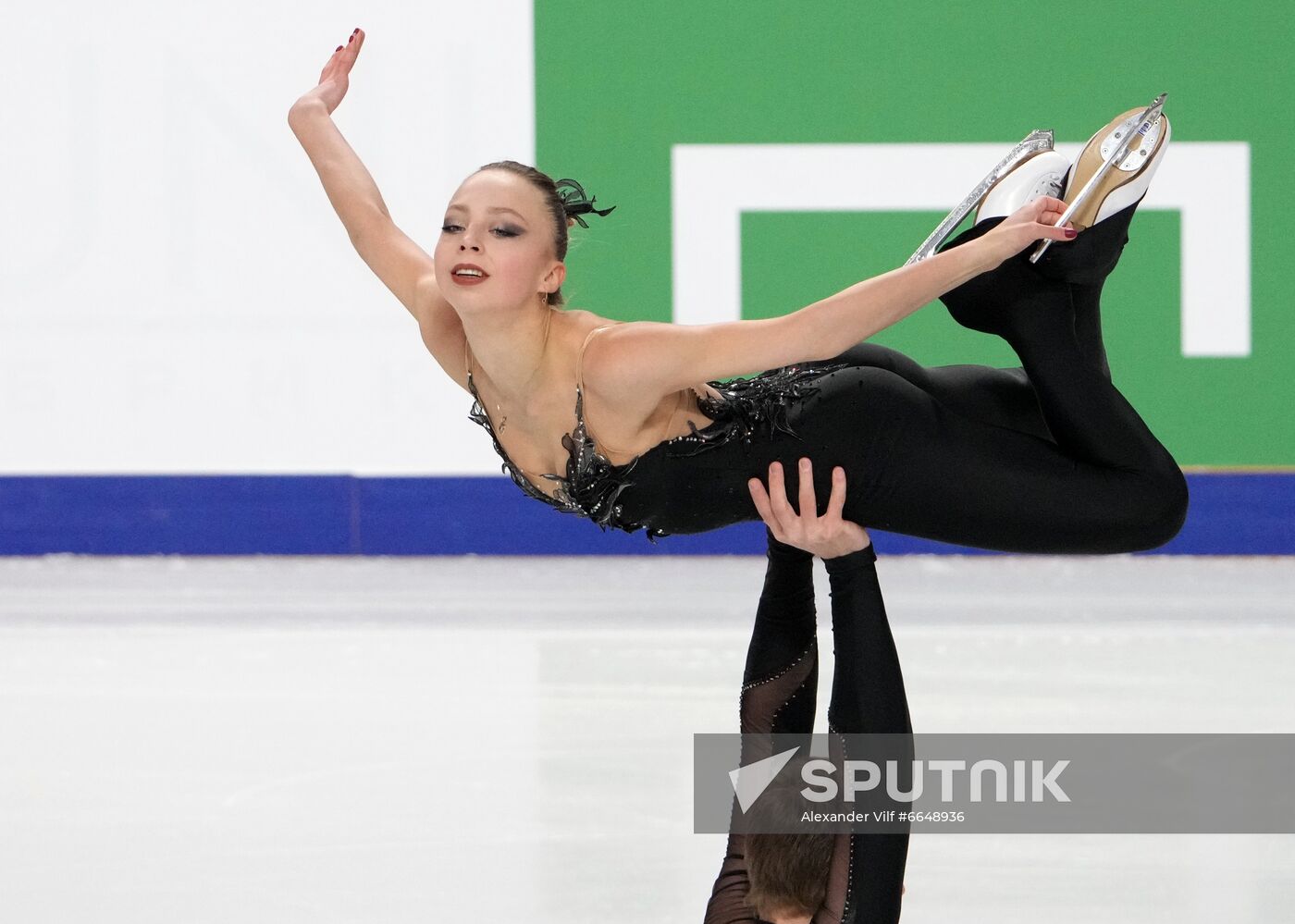 Russia Figure Skating Test Skates Pairs