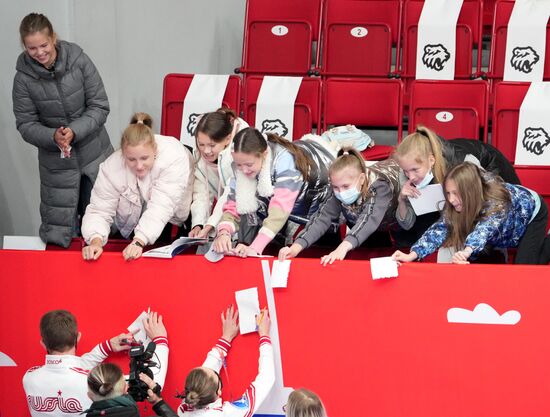 Russia Figure Skating Test Skates Pairs