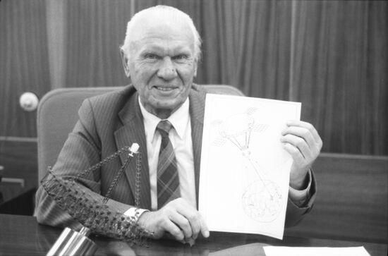 Academician Anatoly Savin, Director of Kometa Research Institute