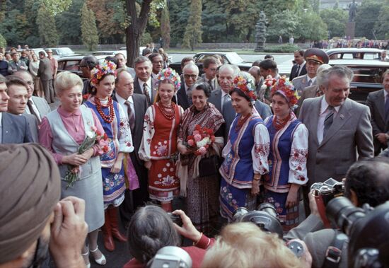 Indian Prime Minister Indira Gandhi visits USSR