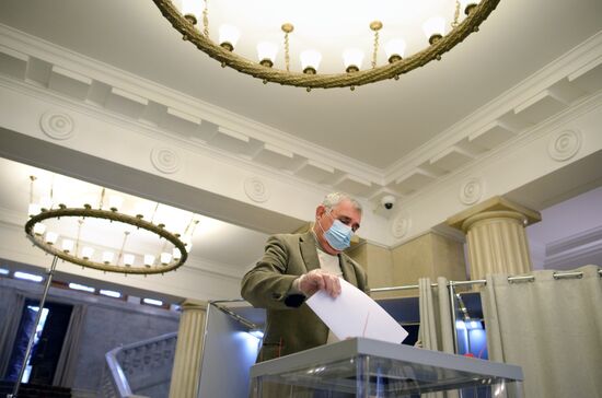 Worldwide Russia Parliamentary Elections