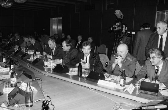 Roundtable discussion at Novosti Press Agency