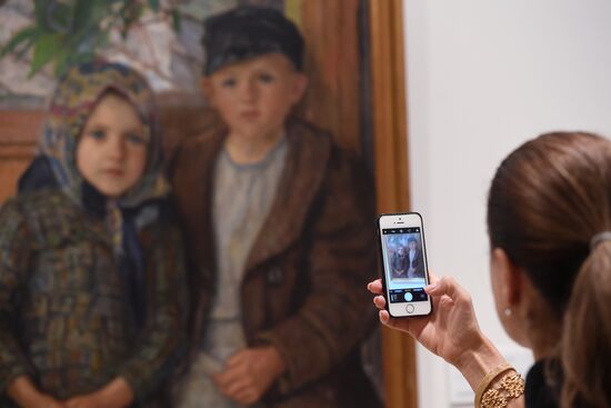 PHOTO OF MONTH. Sotheby's exhibition-auction