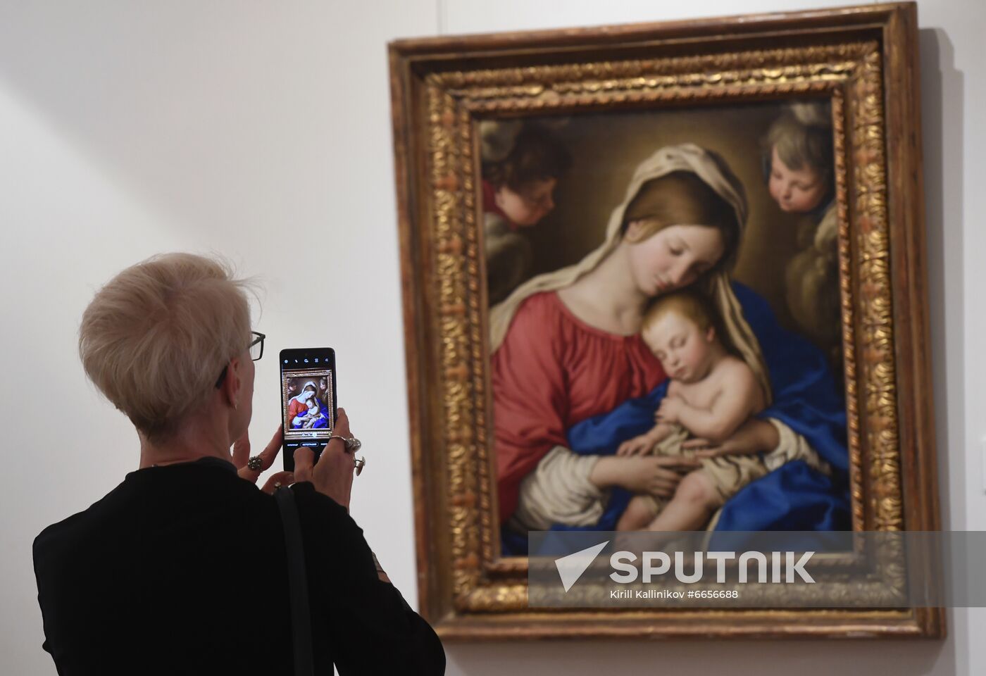PHOTO OF MONTH. Sotheby's exhibition-auction