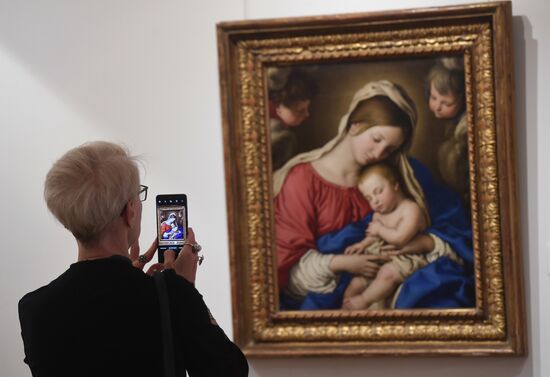 PHOTO OF MONTH. Sotheby's exhibition-auction
