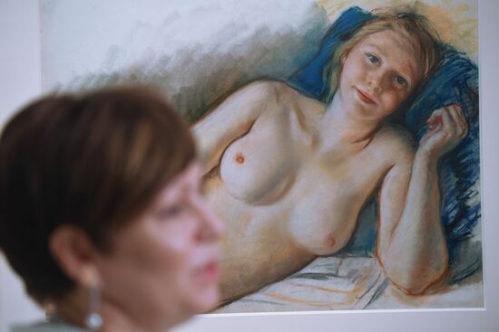 PHOTO OF MONTH. Sotheby's exhibition-auction