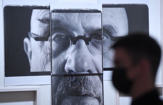 PHOTO OF MONTH. Sotheby's exhibition-auction