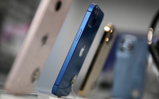 Russia Apple New iPhone