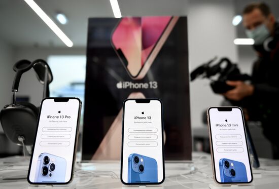 Russia Apple New iPhone