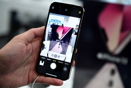 Russia Apple New iPhone