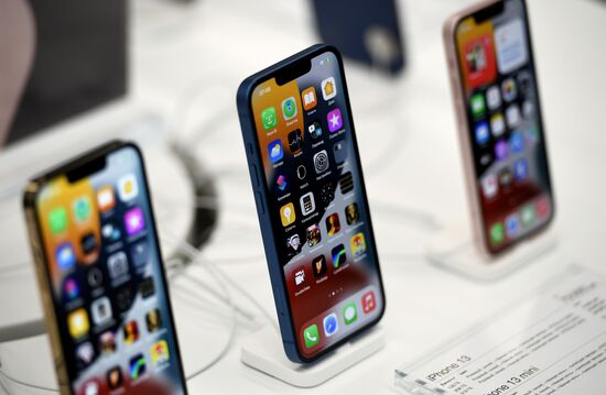 Russia Apple New iPhone