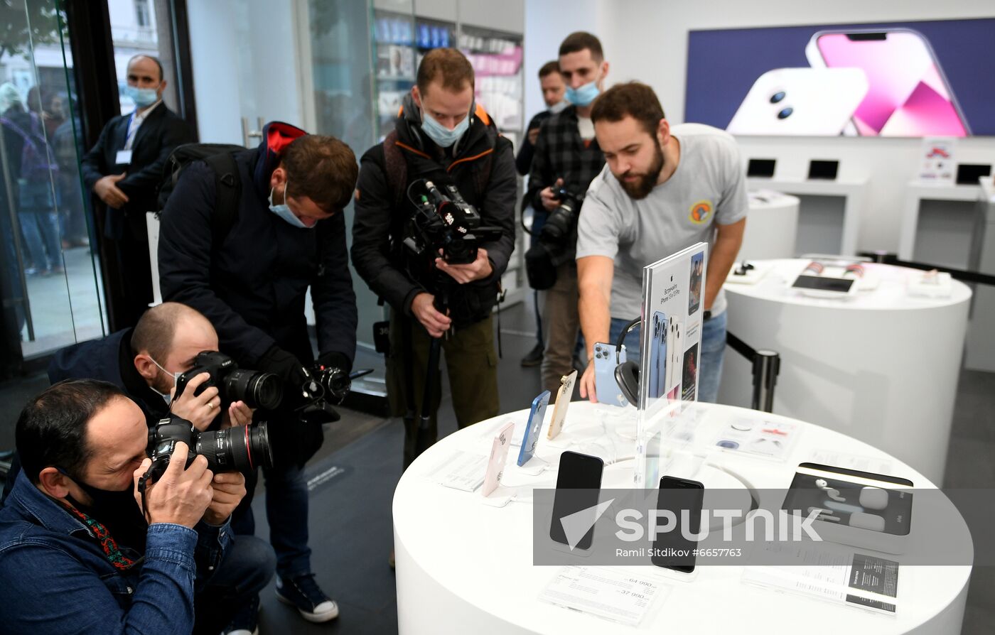 Russia Apple New iPhone