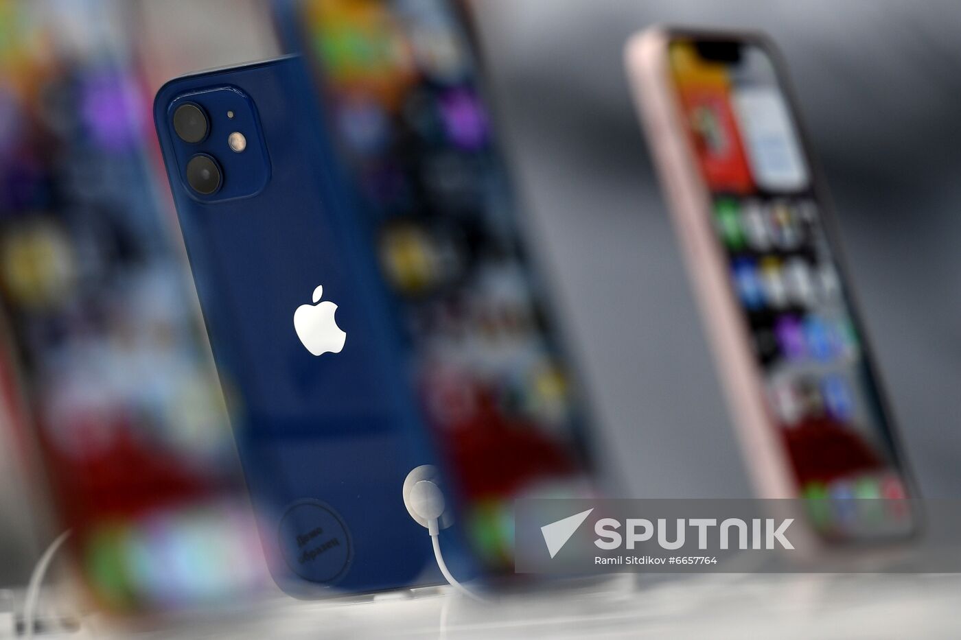Russia Apple New iPhone