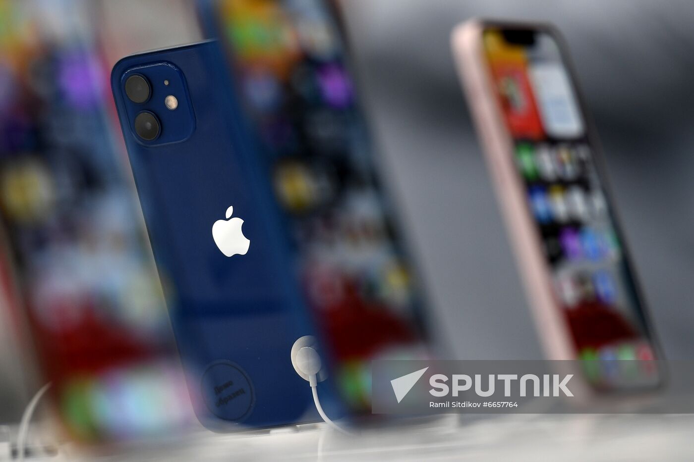 Russia Apple New iPhone