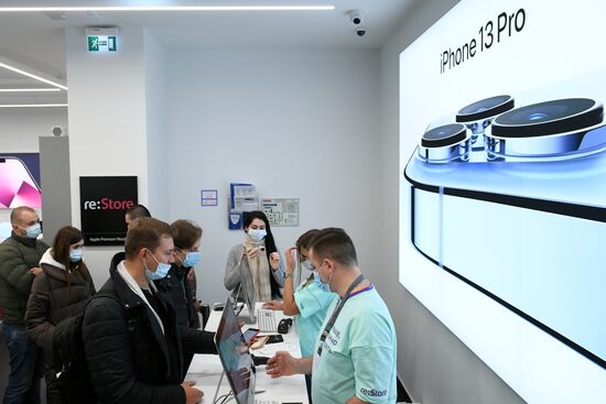 Russia Apple New iPhone