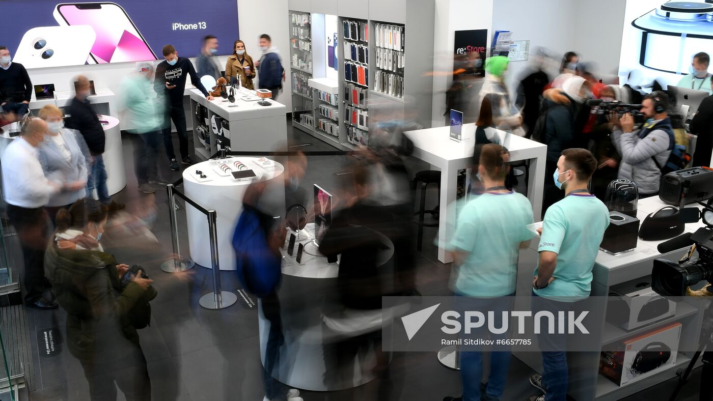 Russia Apple New iPhone
