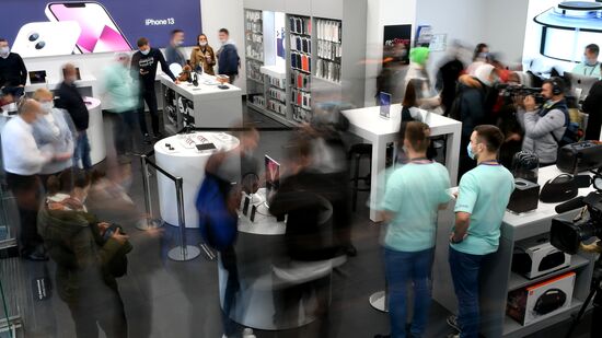 Russia Apple New iPhone