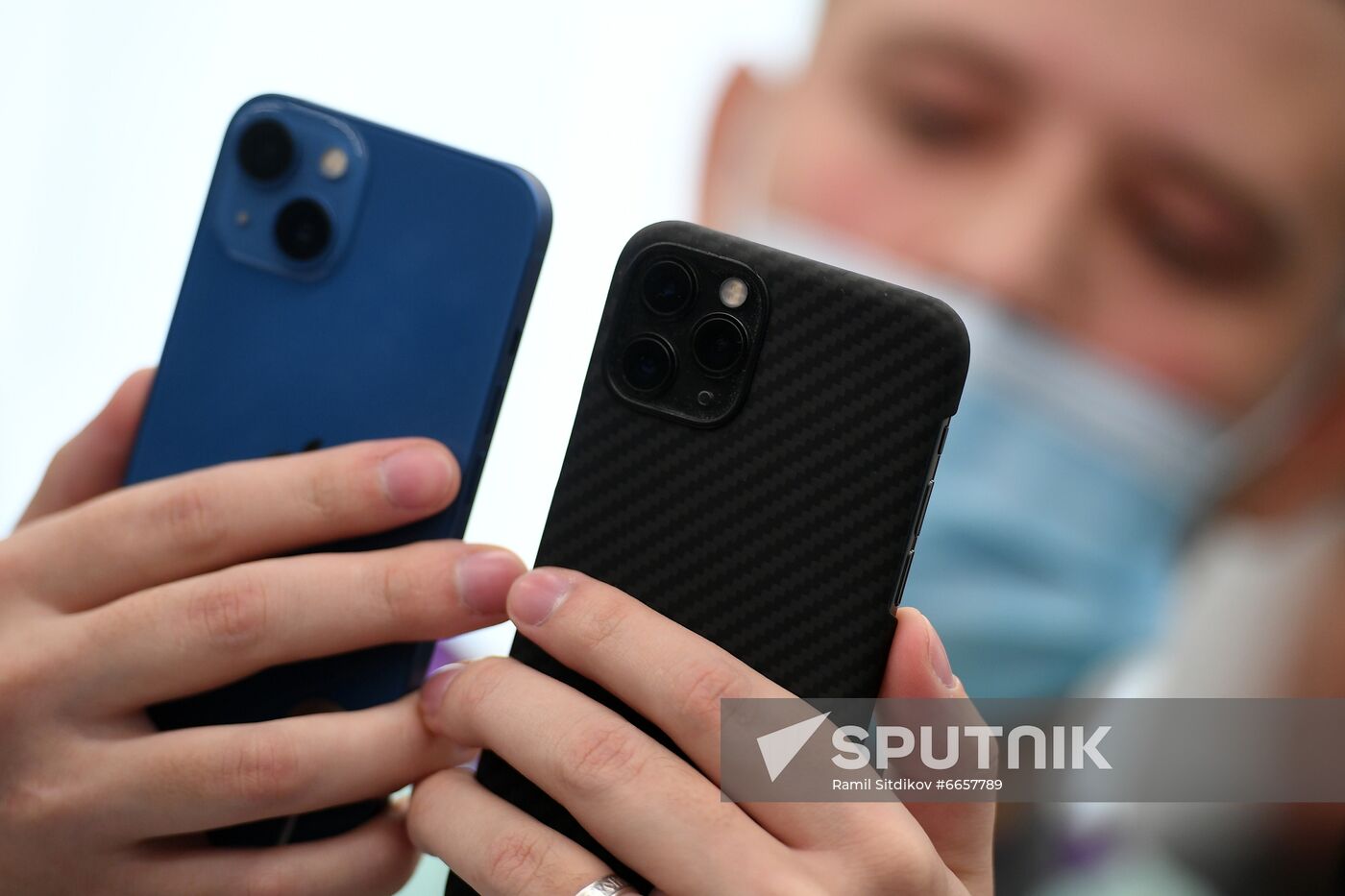 Russia Apple New iPhone