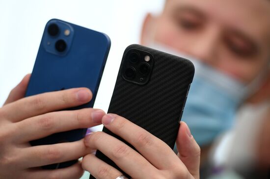 Russia Apple New iPhone