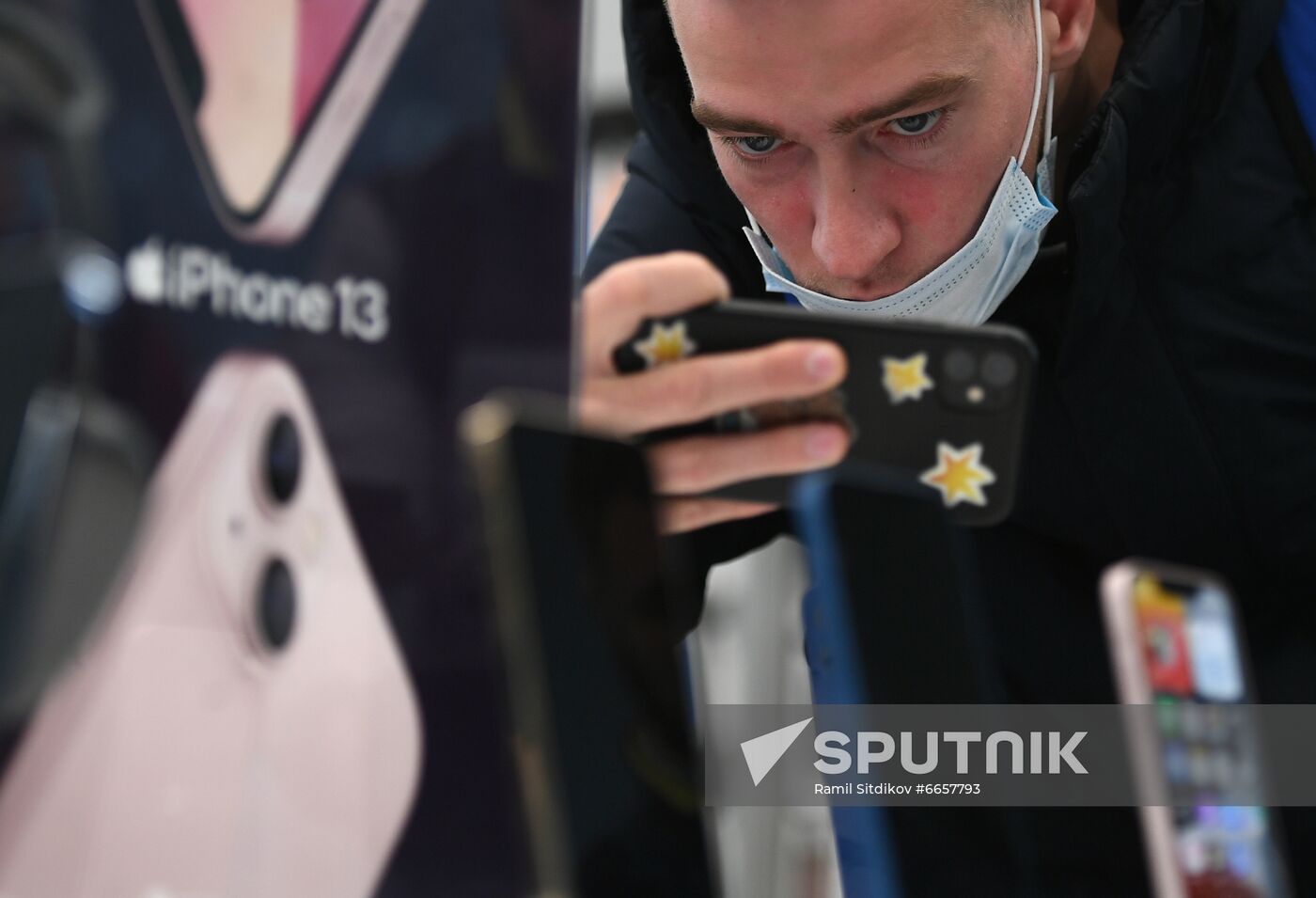Russia Apple New iPhone
