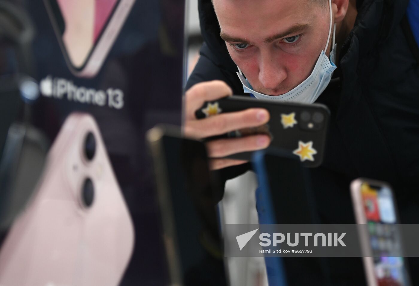 Russia Apple New iPhone