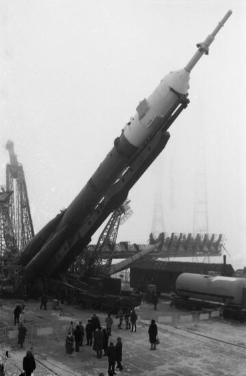 Soyuz TM-9 spacecraft