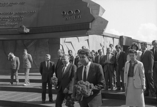 Spanish Prime Minister Felipe Gonzalez stays in Leningrad
