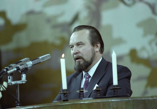 Adopting independence declaration of Estonia