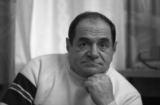 Bisunessman B. Shkolyansky